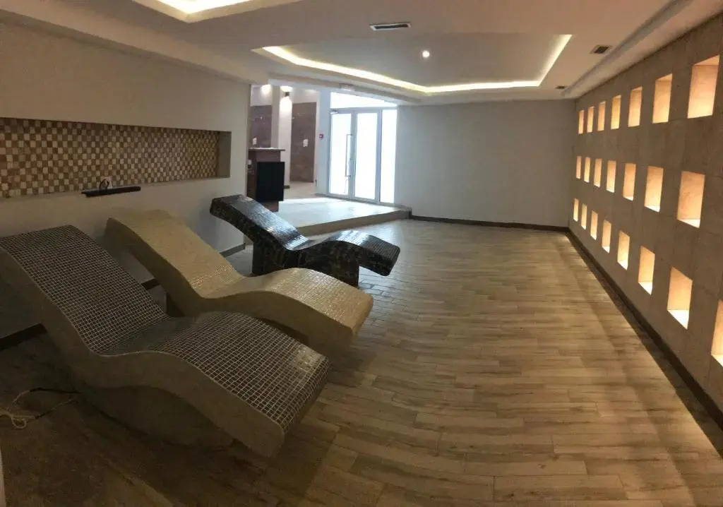 Premier Lux 38 Milmari