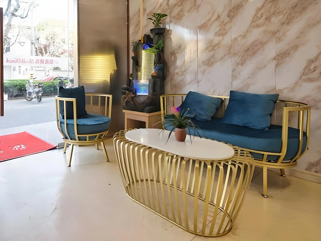 Shell Shanghai Baoshan District  Songbin Road Subway Station Hotel