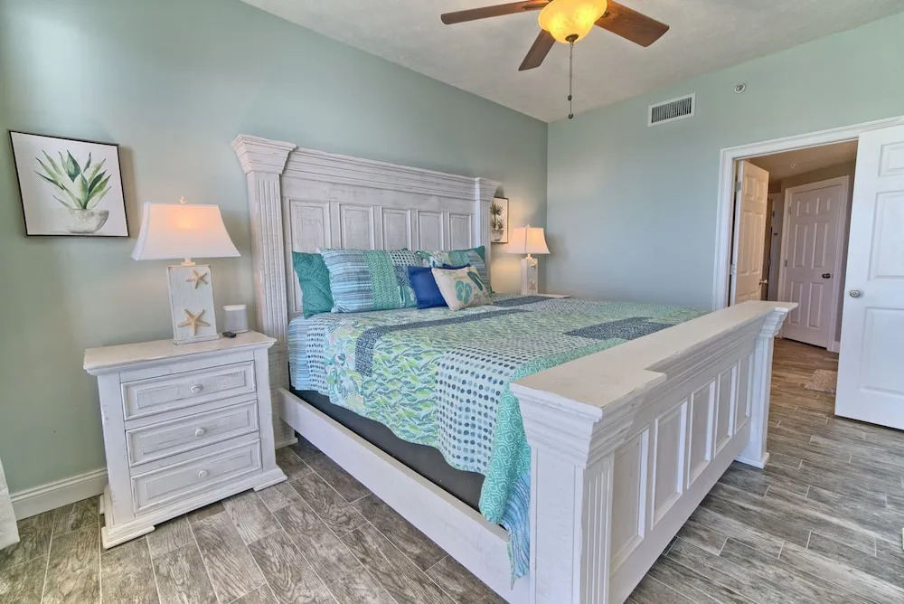 Unit 2304 2 Bedroom Condo by RedAwning