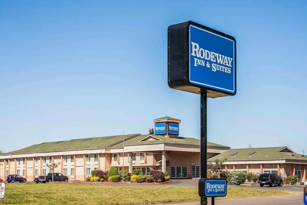 Bridgeway Inn & Suites - Portland Airport