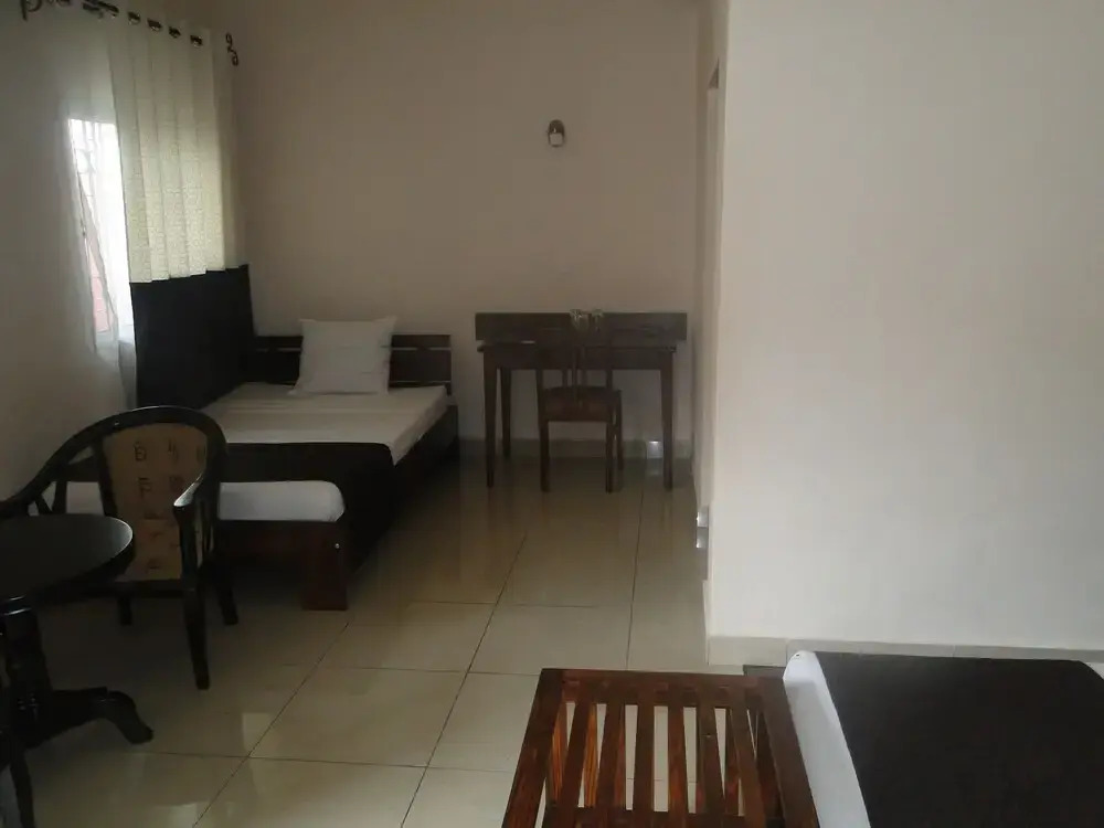 Hotel H1
