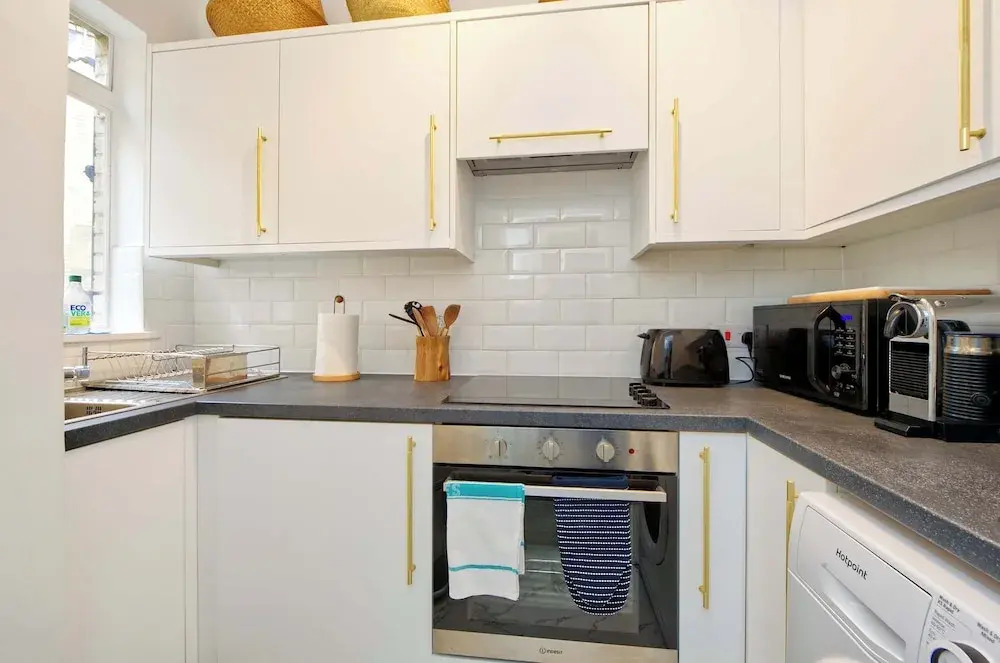 Large 1 Bedroom Apartment - Chelsea