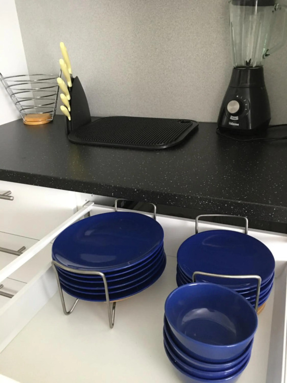 Tilava talo lähellä keskustaa