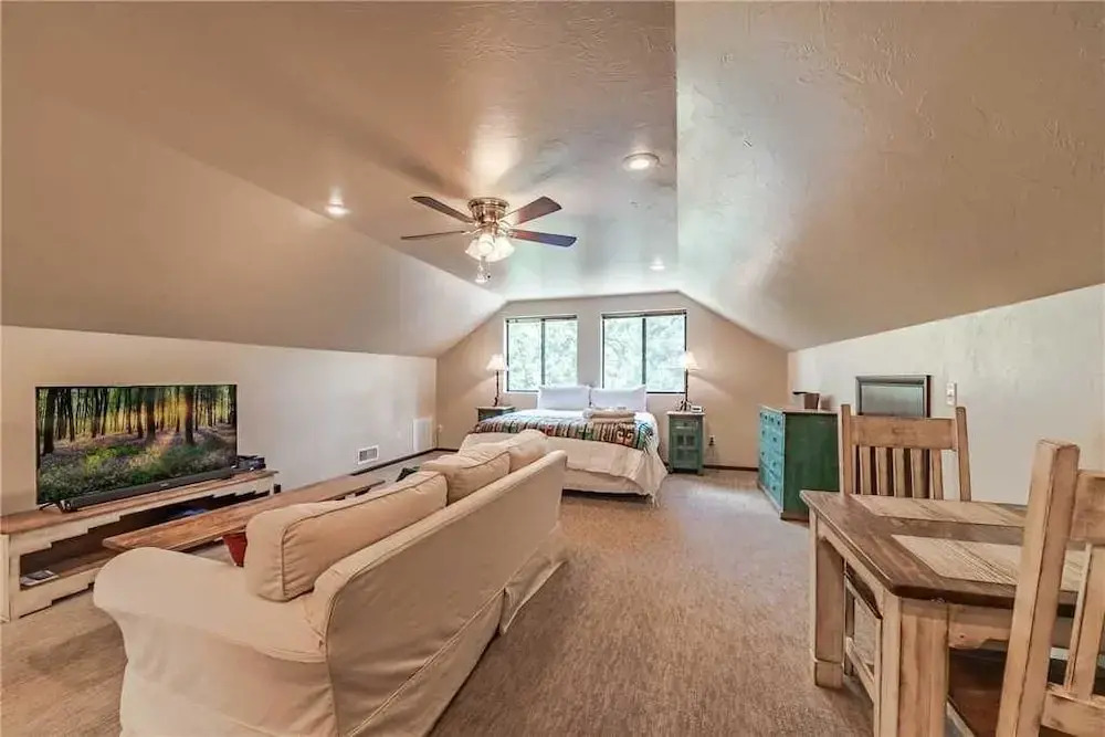 Ruidoso Respite - Six Bedroom Cabin with Hot Tub