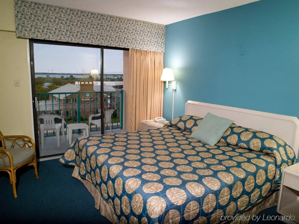 Cayman Suites Hotel
