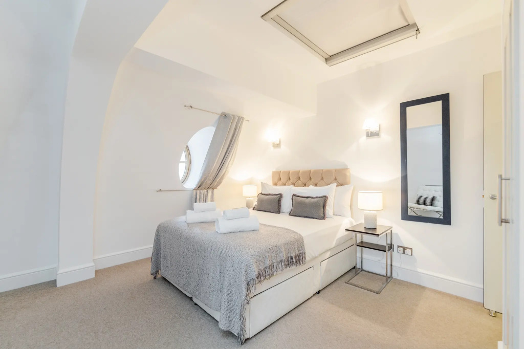 Outstanding Trafalgar Penthouse, sleeps 8