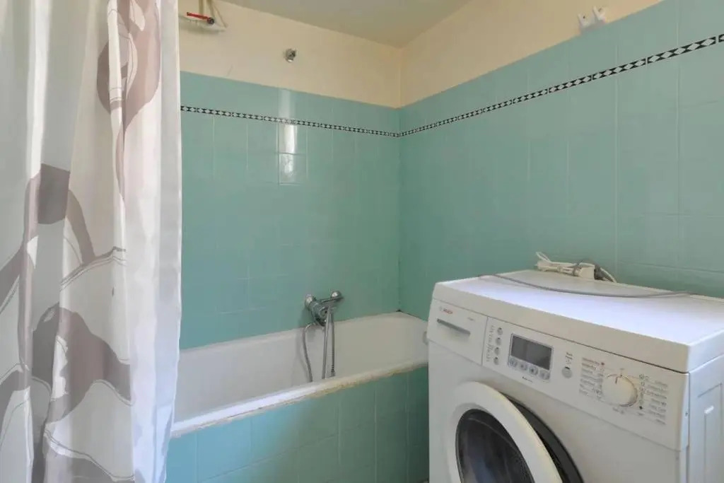 Entire House with garage, yard at Amfiali close to Piraeus Port