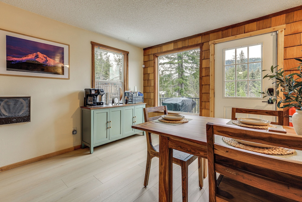 Après & Adventure: Mt Hood Retreat in Gov Camp!
