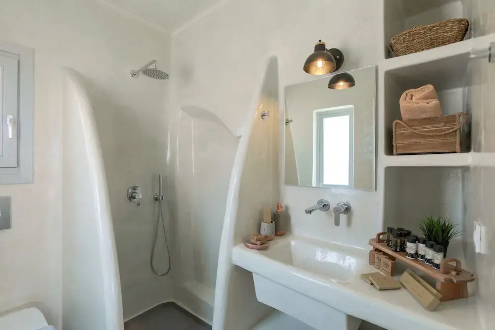 Bianco Diverso Suites