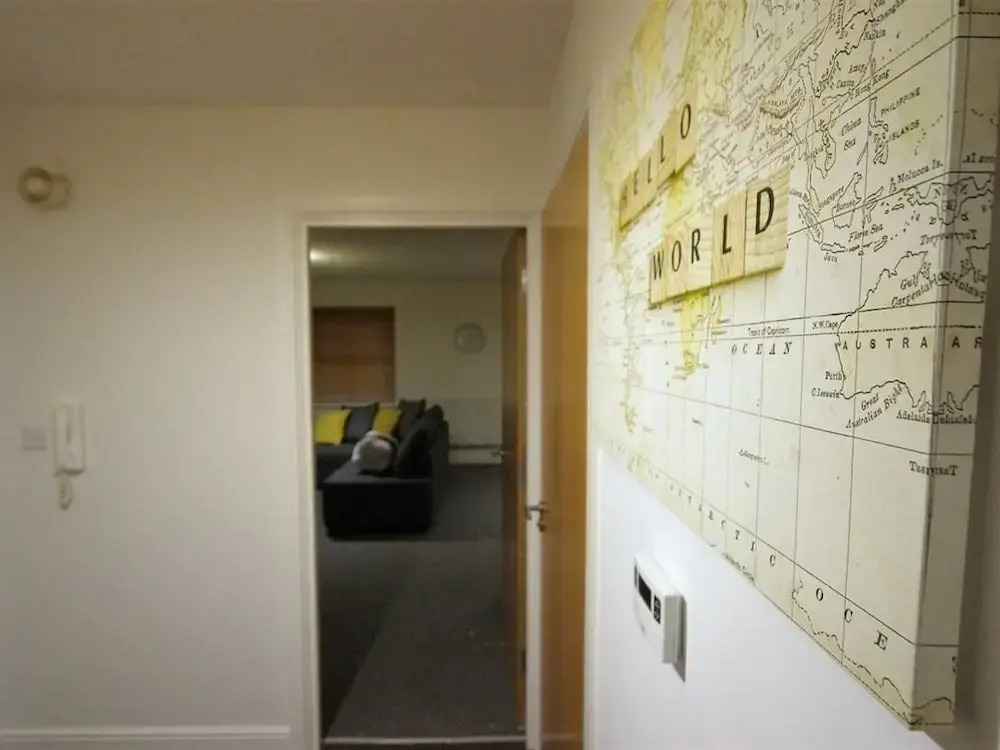 Kings Court Apartment