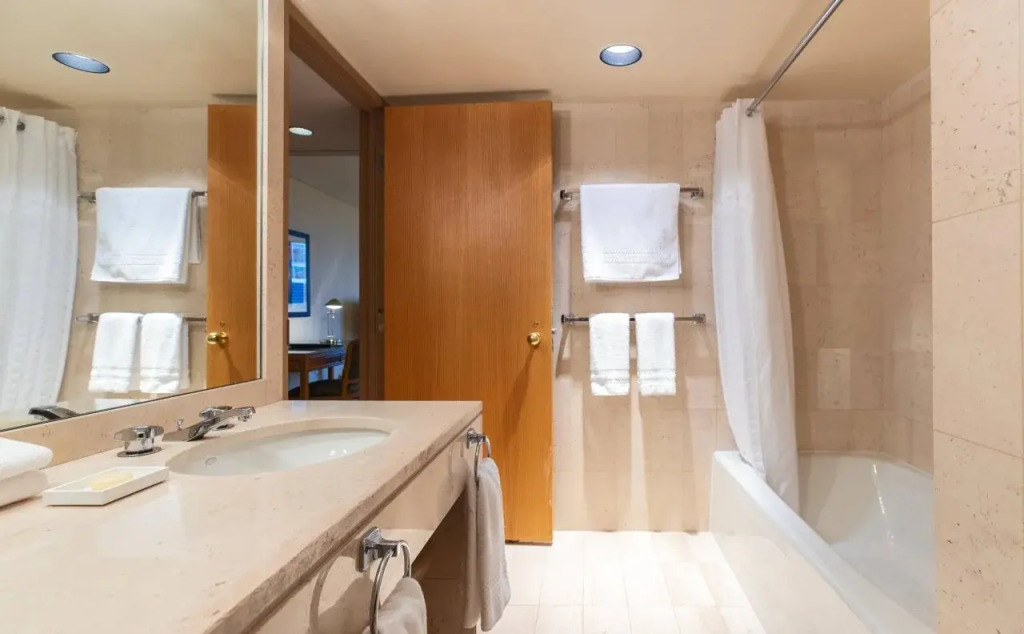 Metropolitan Hotel Vancouver