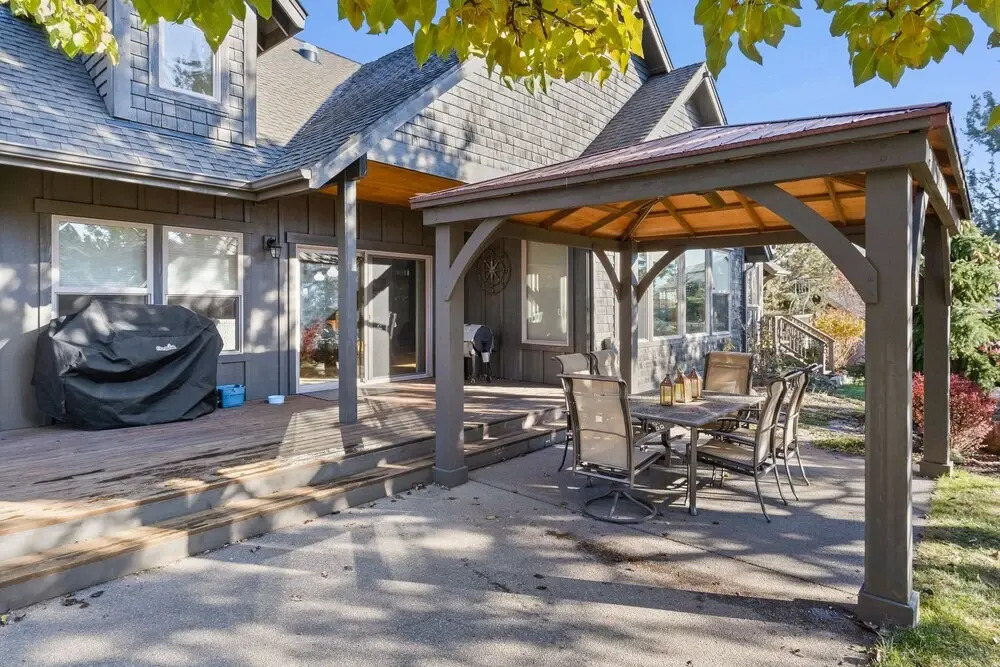 Luna View 3 Bedroom Home by Redawning
