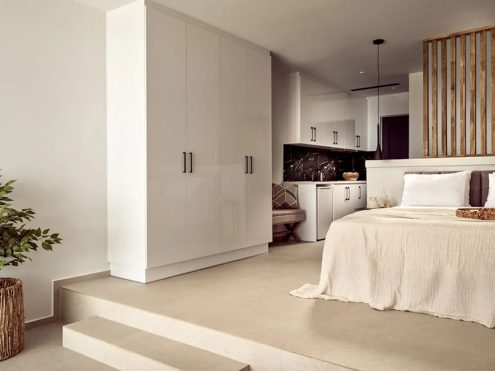 The Sall Suites Complex A - Open Plan Suites with Private Pool
