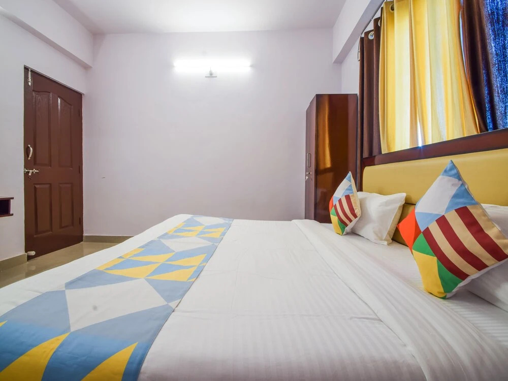 OYO 18861 Home Mount View Stay Goverdhan Villas