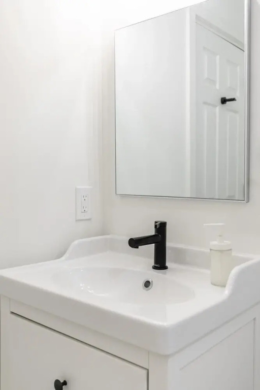 Cozy 2-storey 2BR Apt - Near Parks and King St