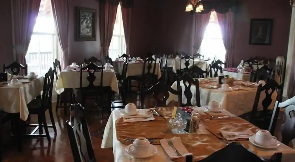 Lynwood Inn