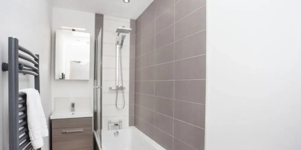 Whitehouse Apartments- Apartment B