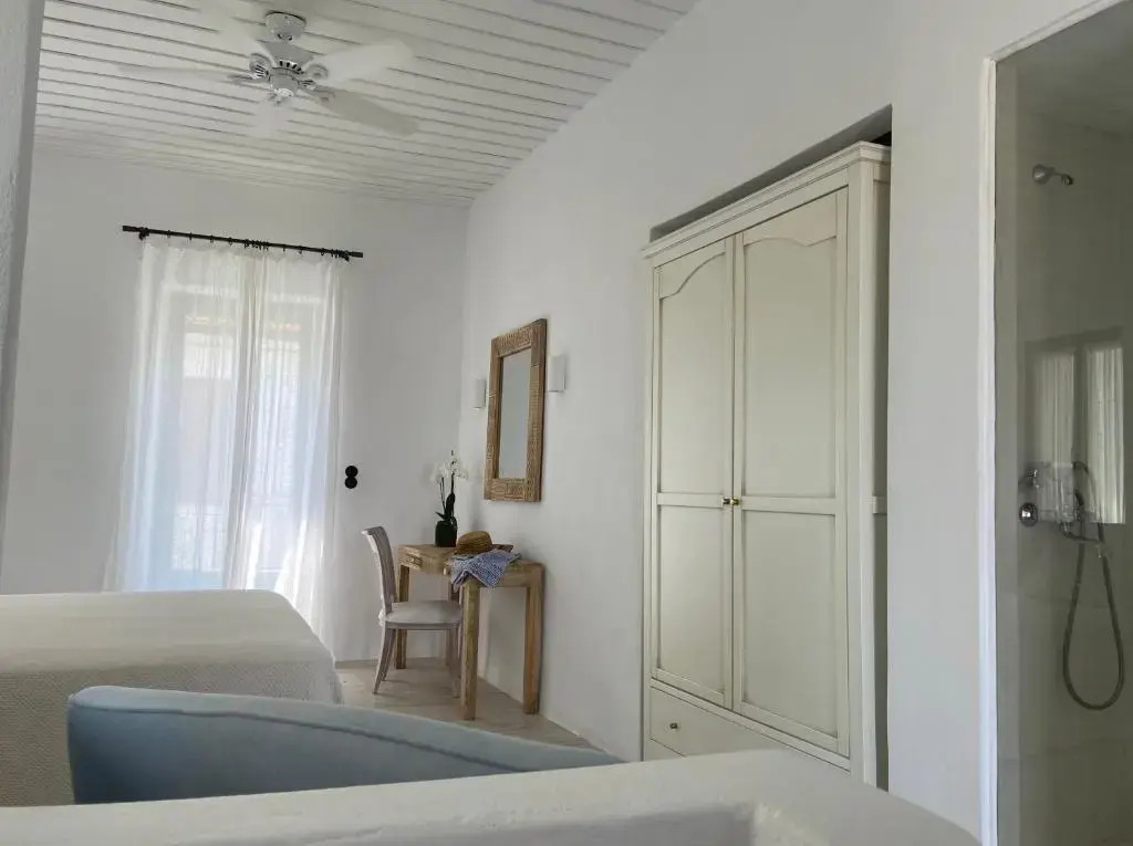 Raphael Skiathos Living-Olga