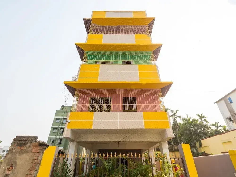 OYO 11379 Jams Guest House