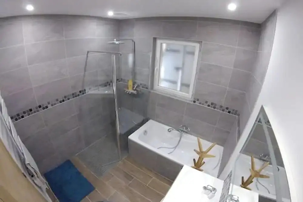 Property With 5 Bedrooms in Orange
