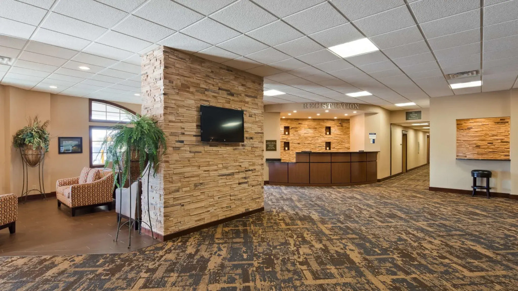 Crossroads Hotel & Event Center