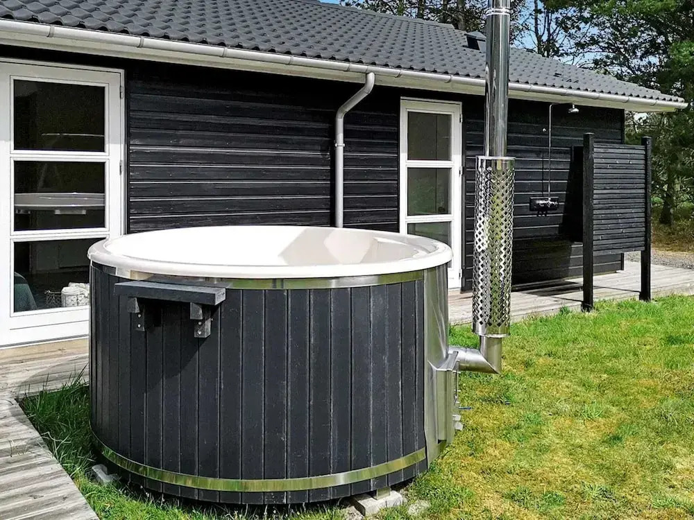 6 Person Holiday Home in Albaek