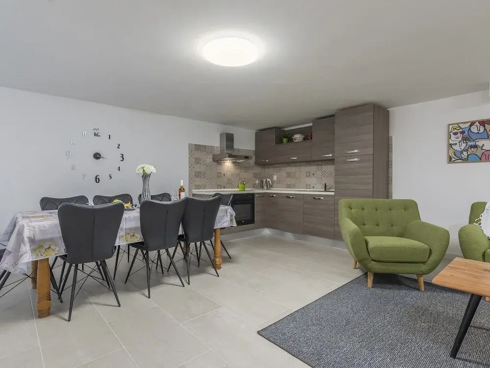 Holiday House With Private Pool and Garden in Nova Vas, Near Porec