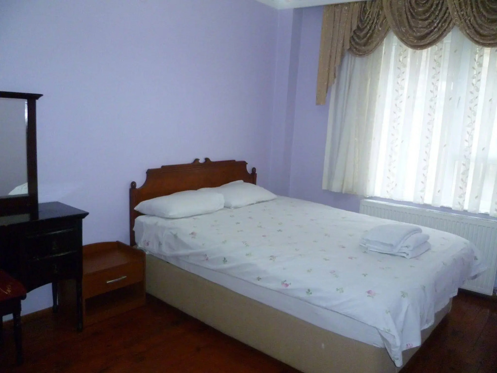Ekim Apartments
