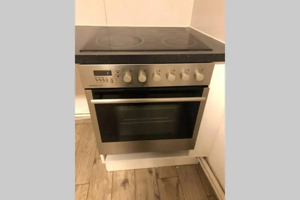 Gemutliche 3-Zkb Wc Souterrainwohnung in Bestlage