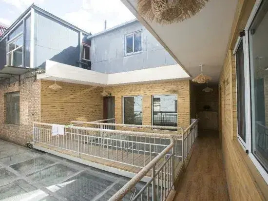 Xunlai Xunqu Hostel