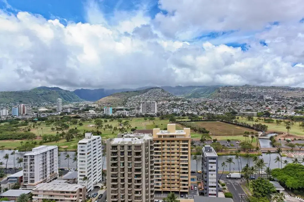 Waikiki Banyan #2609-T2