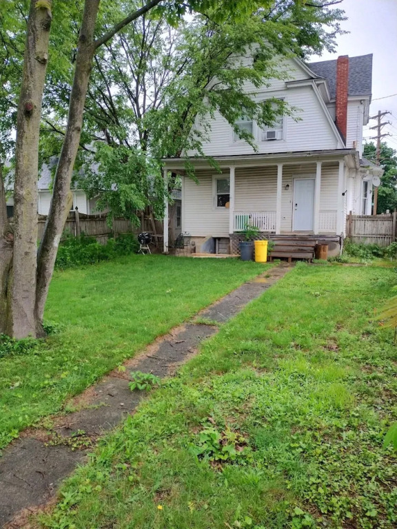 The Carew House Sleeps 10 Fenced 4BR Full Kitchen Steps2 YCP