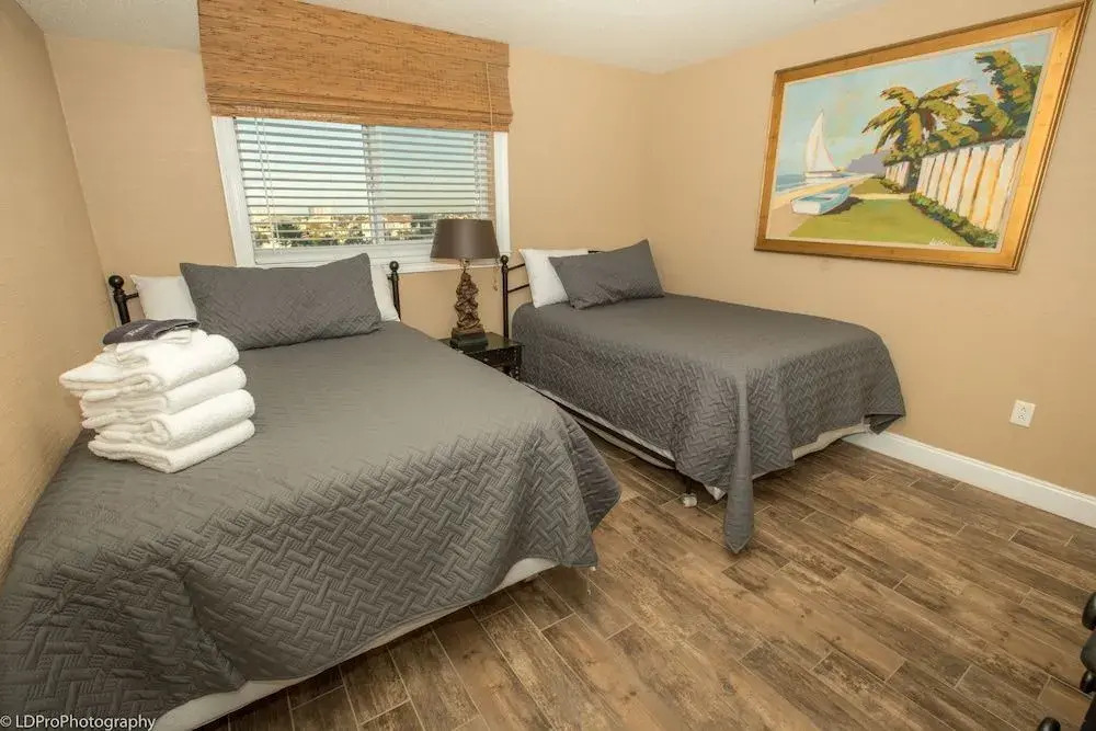 Destin On The Gulf 406 2 Bedroom Condo by RedAwning