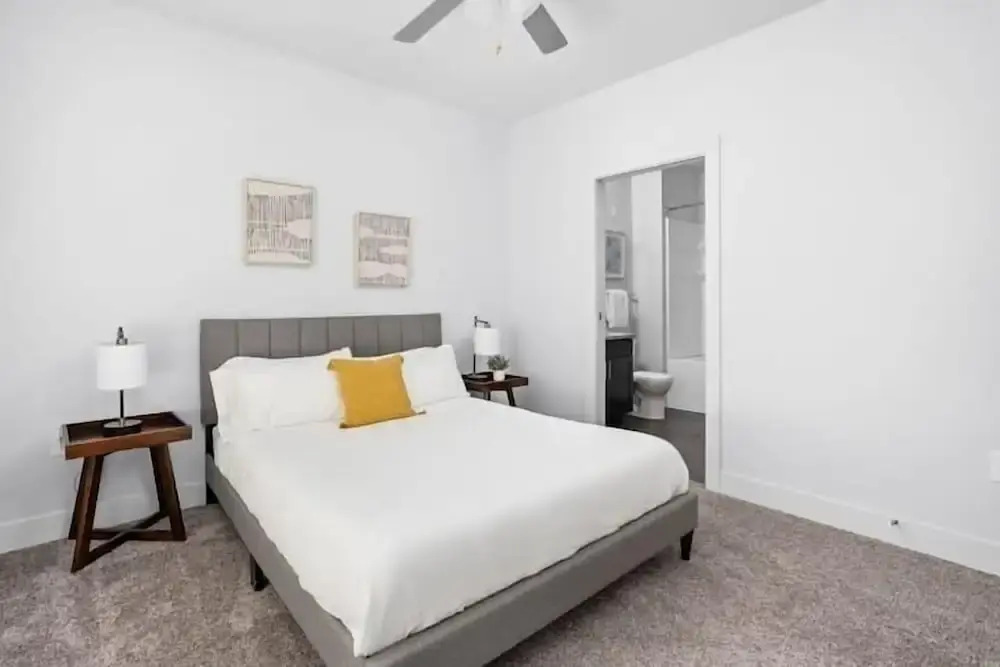 CozySuites Stunning 4BR near WholeFoods