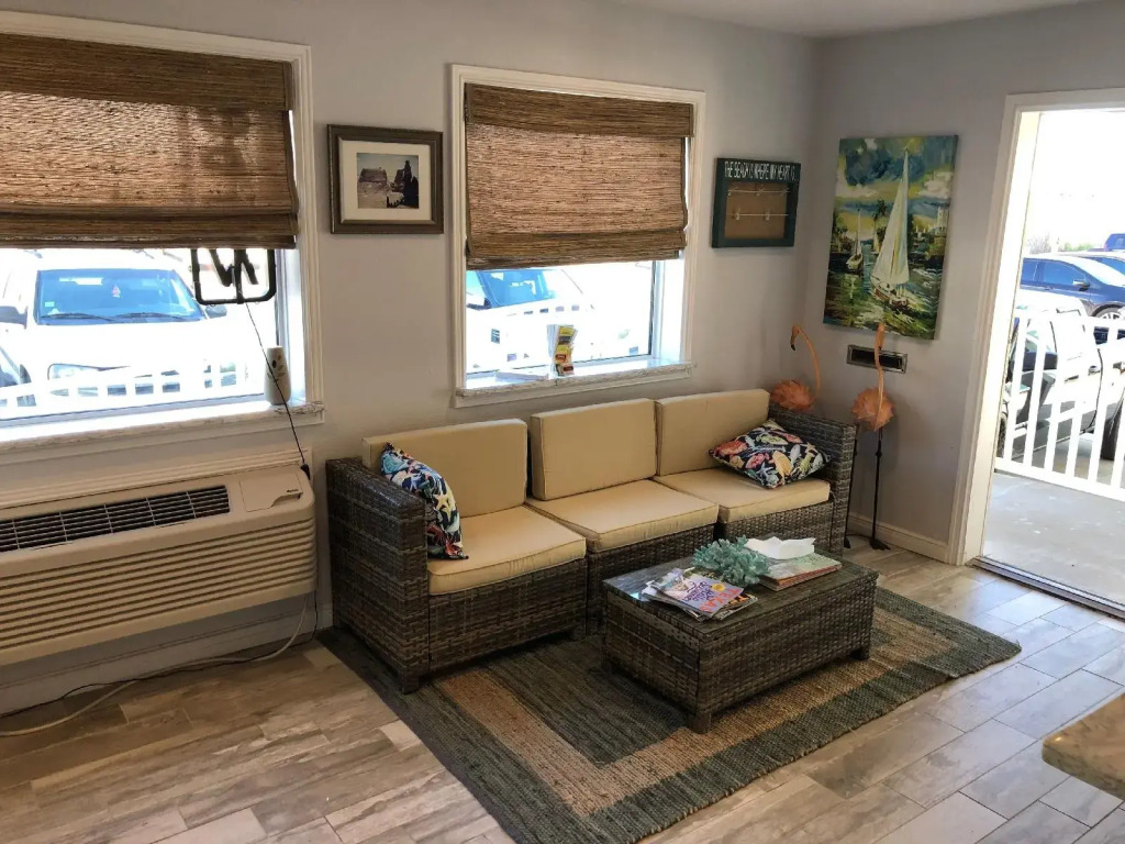 Beachgate CondoSuites and Oceanfront Resort