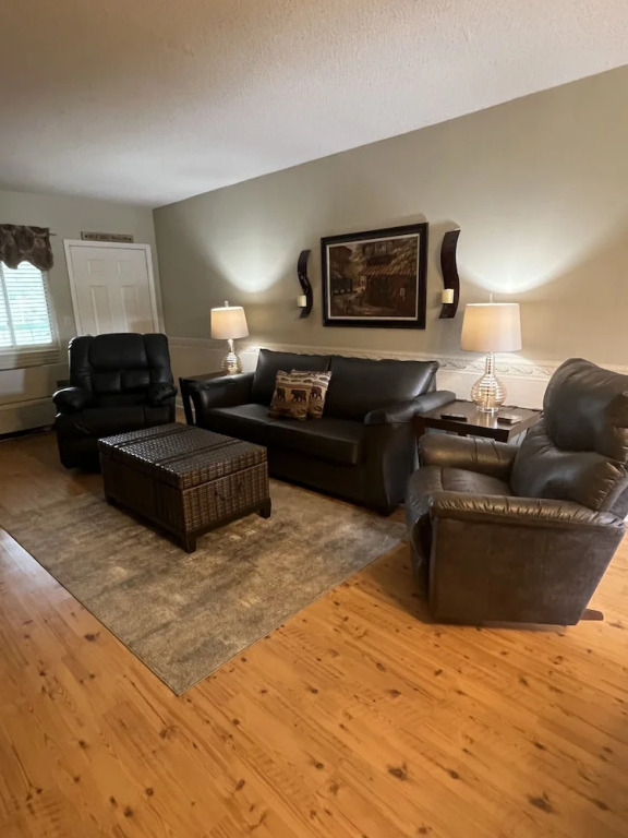 Riverside 605 2bd Condo With Mountains View Private Balcony 2 Bedroom Home by RedAwning
