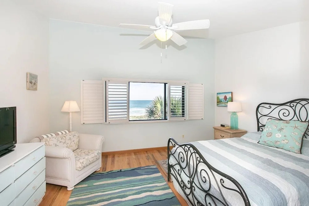 SEA Haven 113 [2/2.5] Free Activities! & Oceanfront Wifi Pool