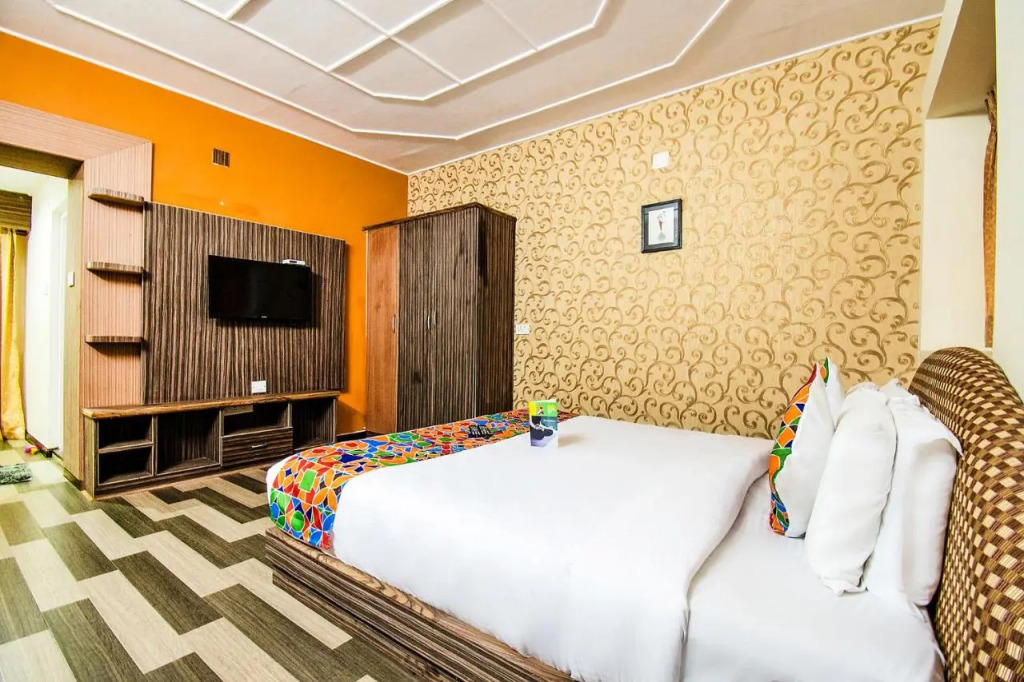 FabHotel St. Clouds