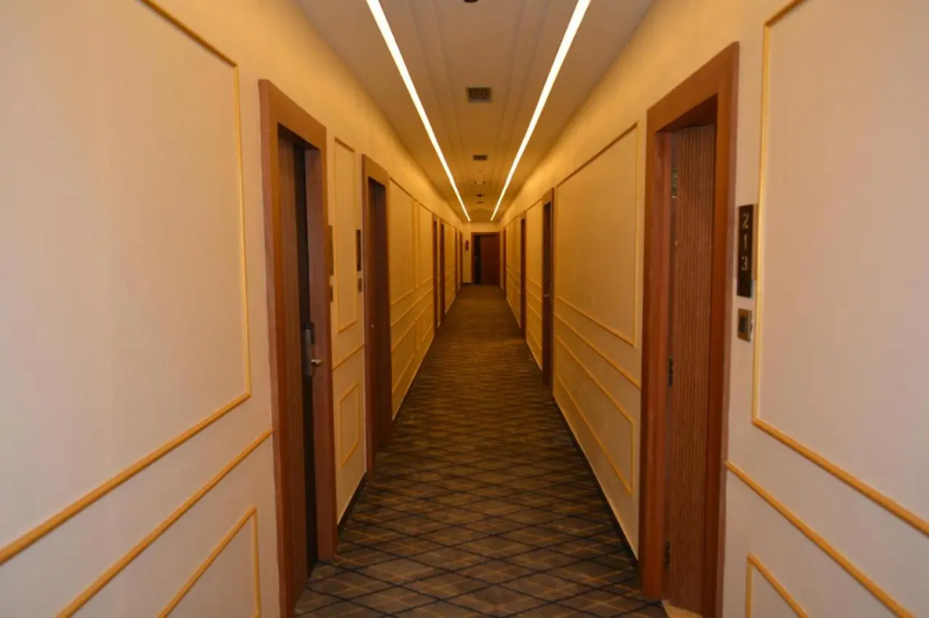 Saroja Suites