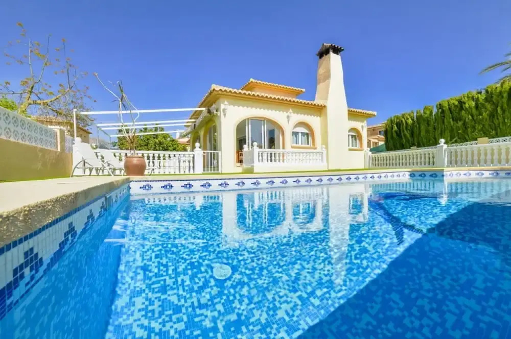Villa - 3 Bedrooms with Pool - 104962