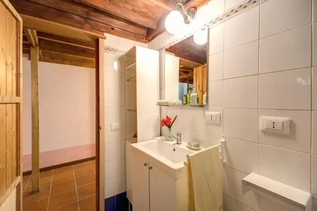 Rhome Apartments