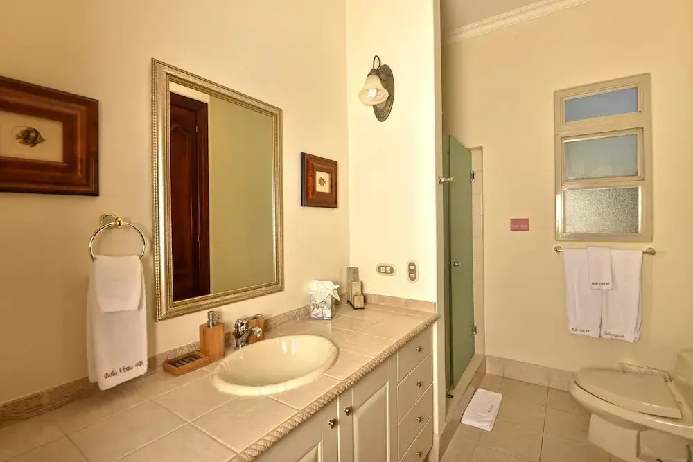 Bella Vista 4B - 3 bdr -3 1 2 Bath Ocean View