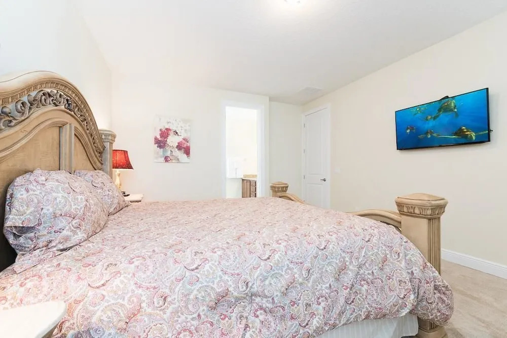 Reunion Splendor 6 Bedroom Home with Private Pool and Spa
