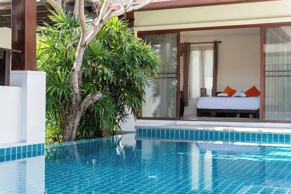 Spacious Private 4 BR Villa With a Working Office