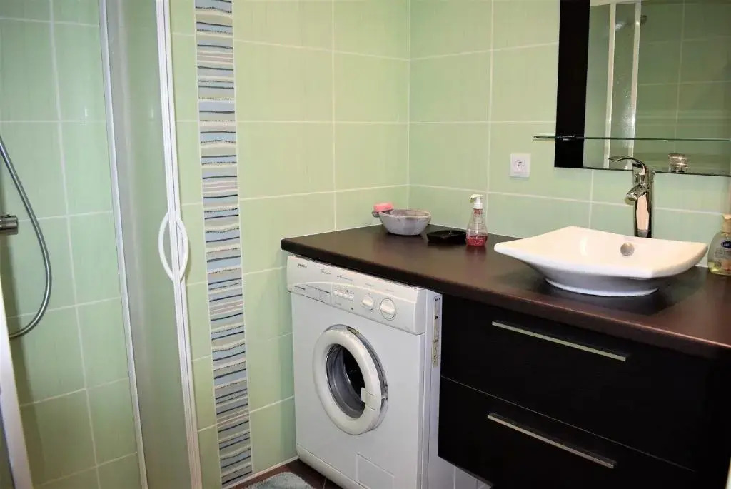 Appartement 2-4 pers VUE MER EXCEPTIONNELLE avec terrasse à PERROS-GUIREC - Ref 908
