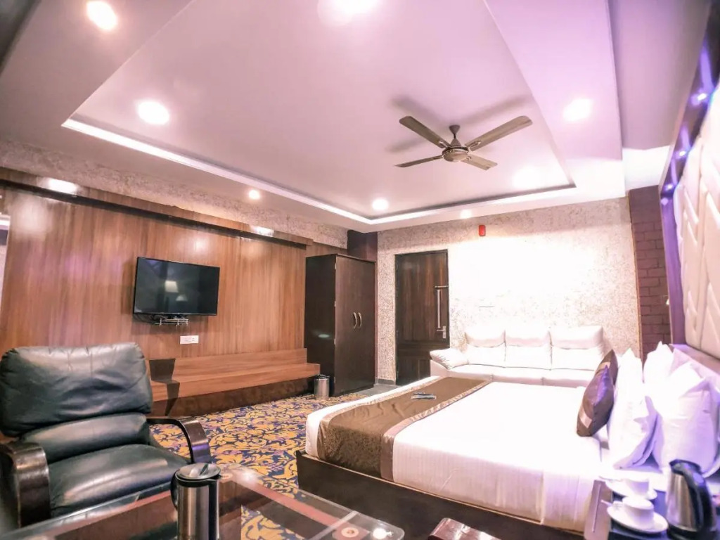 Hotel Vishnu Empire