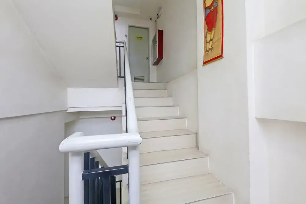 OYO 896 Silverio Suites