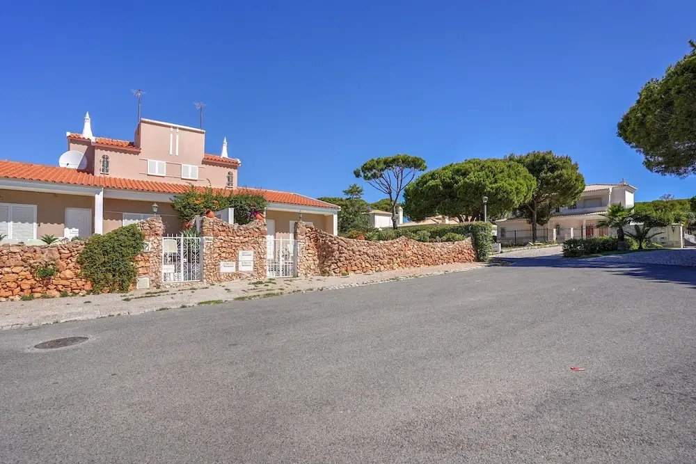 Holiday Home Vilamoura With Pool Near Beach
