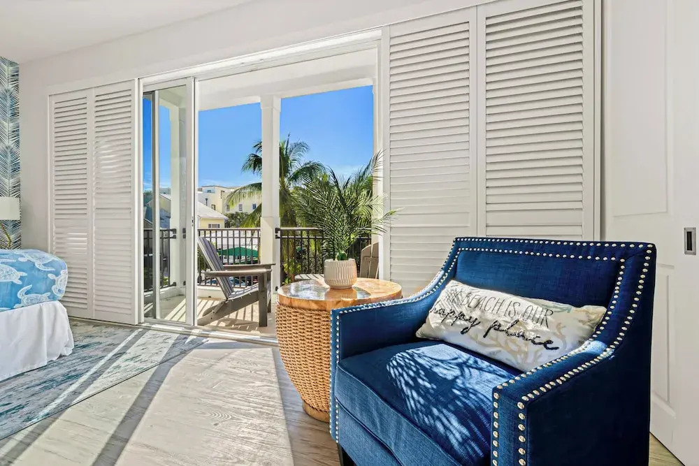 Walk to Hollywood Beach: Luxury Family Getaway!