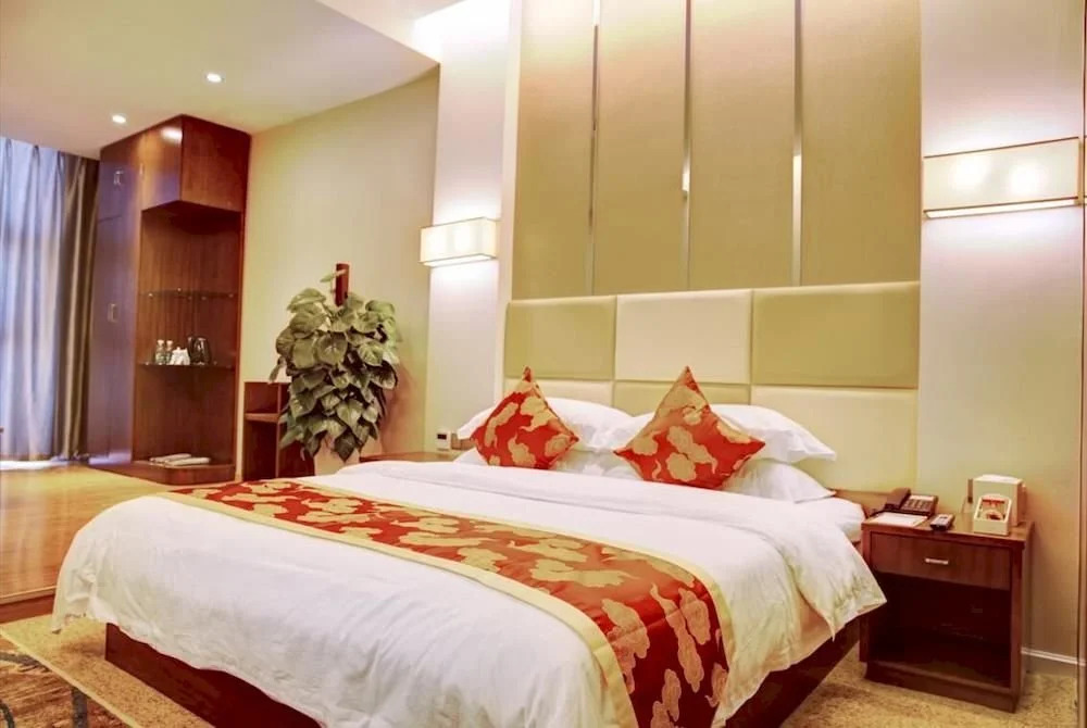 ERA South Atrium Hotel